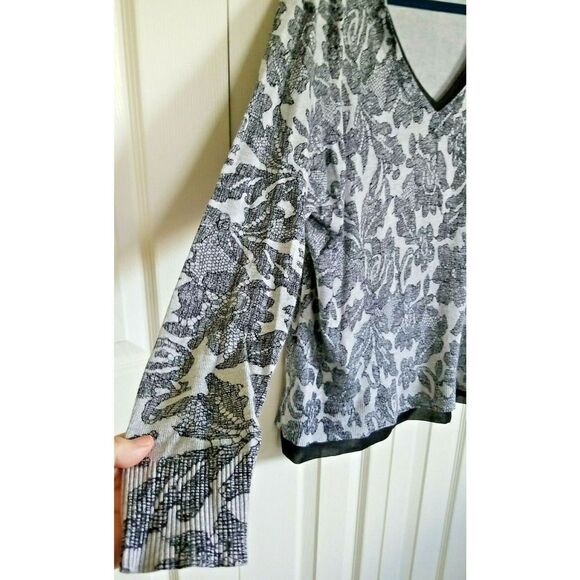 Lane Bryant‎ 1X Knit Long Sleeve Grey/Black Lace Accent Sweater Plus Size 18/20 - Picture 3 of 7